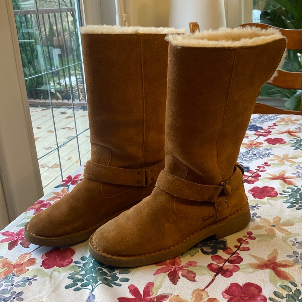 Brown suede fallout boots women’s size 10